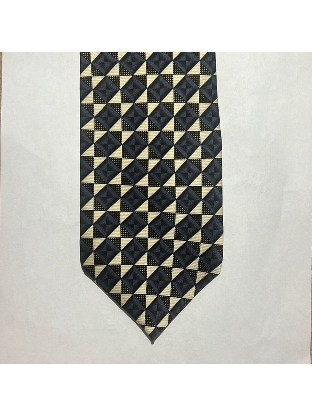Bergamo Newyork handmade men’s necktie. Pure silk.